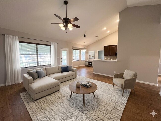Foto del edificio - 903 Oakwood Dr