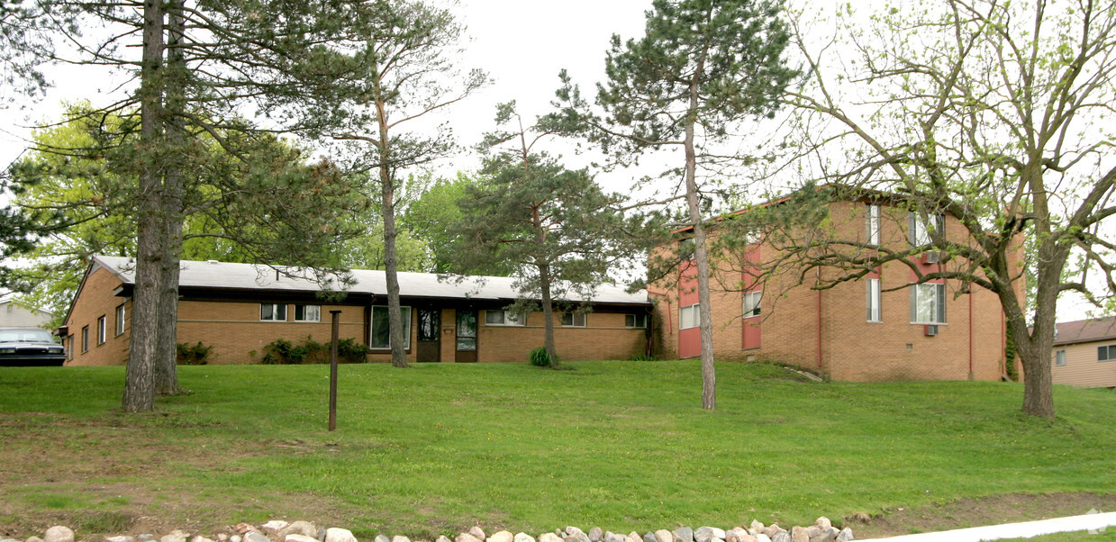 Building Photo - Milford Village Apartments