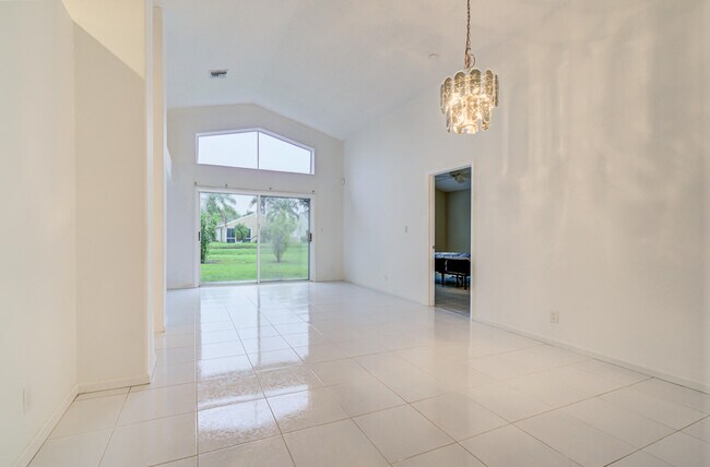 Foto del edificio - 7620 Stirling Bridge Blvd N