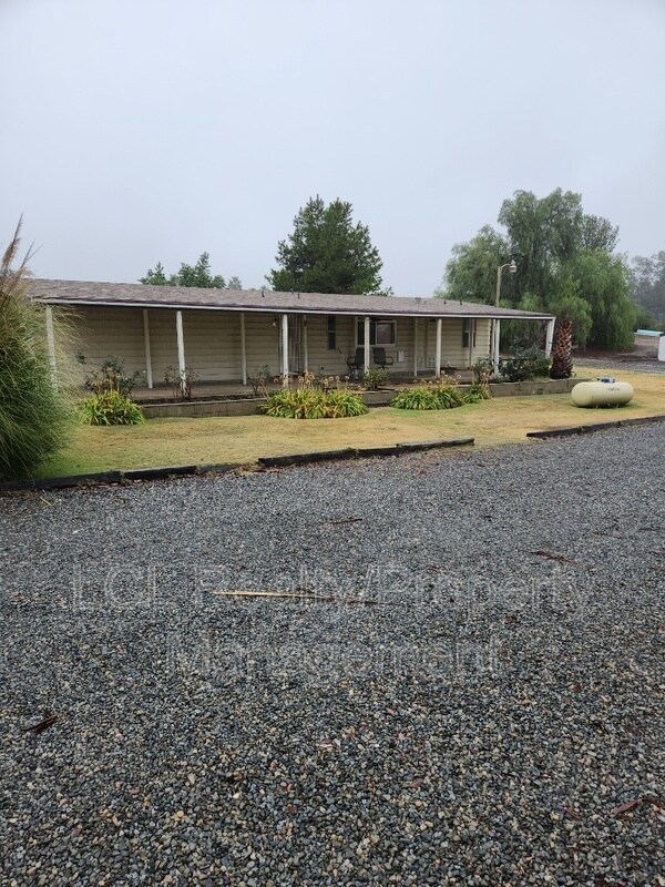 Foto del edificio - 33255 Zeiders Rd