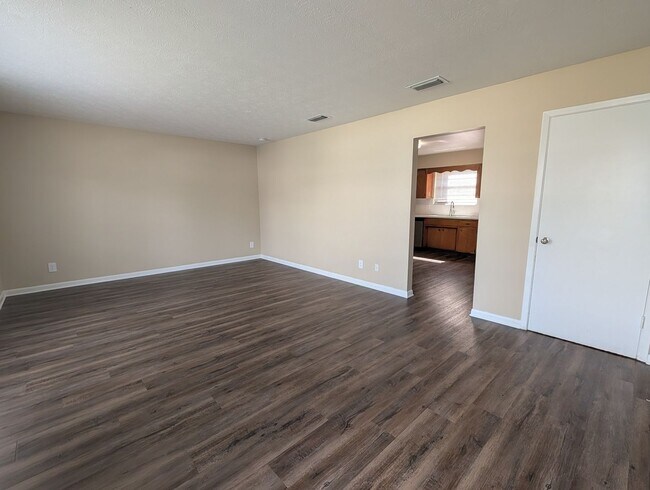 Building Photo - 6038 mh