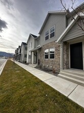 Building Photo - 64 S Moonlit Rd