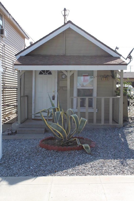 1 bedroom in Rialto CA 92376 House Rental in Rialto, CA