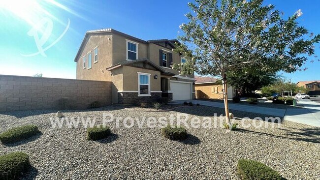 Building Photo - Huge 4 Bedroom and 3 Bath in Beautiful Vic...
