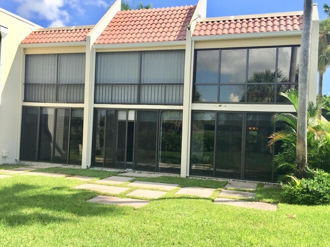 Foto del edificio - 1705 Presidential Way