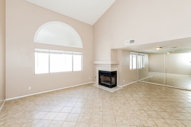 Building Photo - 1605 Fig Palm Ct