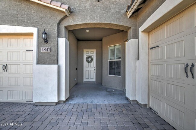 Building Photo - 2847 E Odessa St