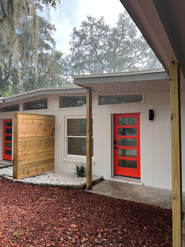 Primary Photo - 1219 Lakeside Dr