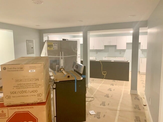 Photo - 176 Kelton St Apartment