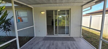 Building Photo - 3722 Rosemary Dr