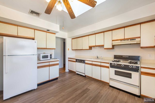 Building Photo - 47 Glenview Terrace
