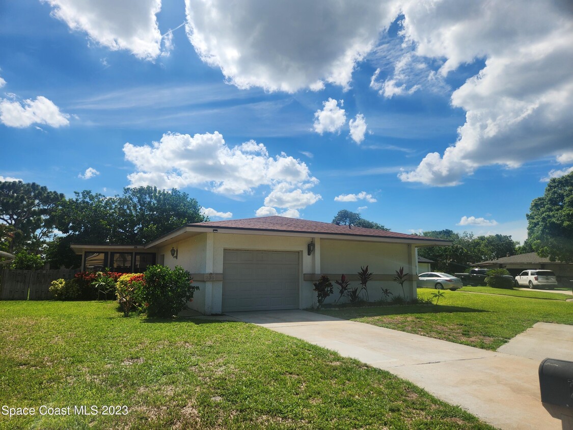 Foto principal - 230 Applewood Cir