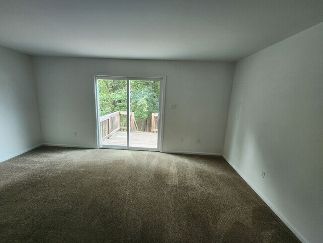Building Photo - AVAILABLE NOW IN PRINCE GEORGE COMMONS >>>...