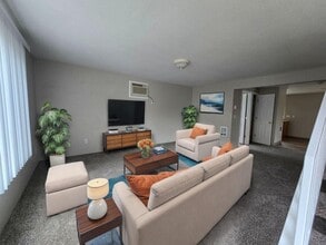 Building Photo - 110 NE Atkinson Ct