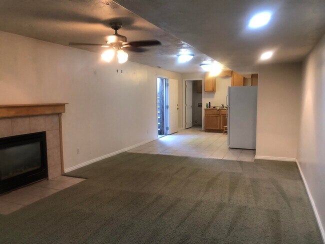 great room - 1255 E 110 N