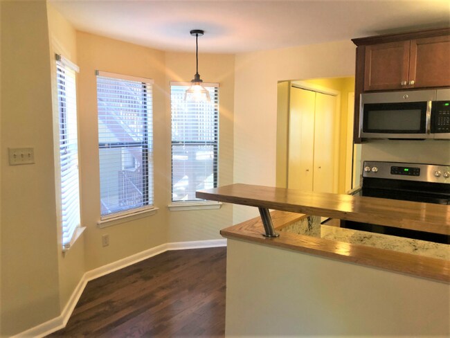 Foto del edificio - 518 E 7th St