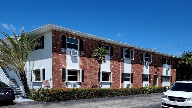 Building Photo - 810 Lake Shore Dr