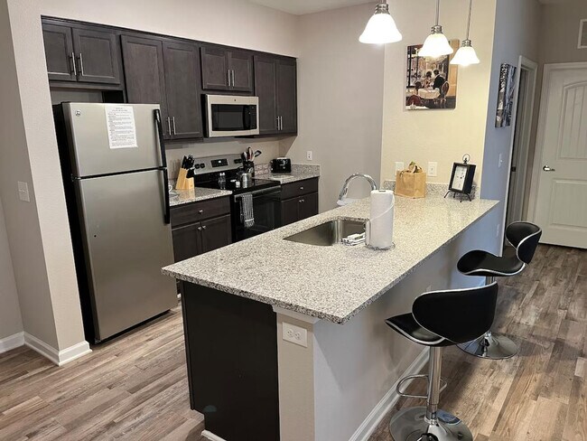 Foto del edificio - 1579 Millspring Dr