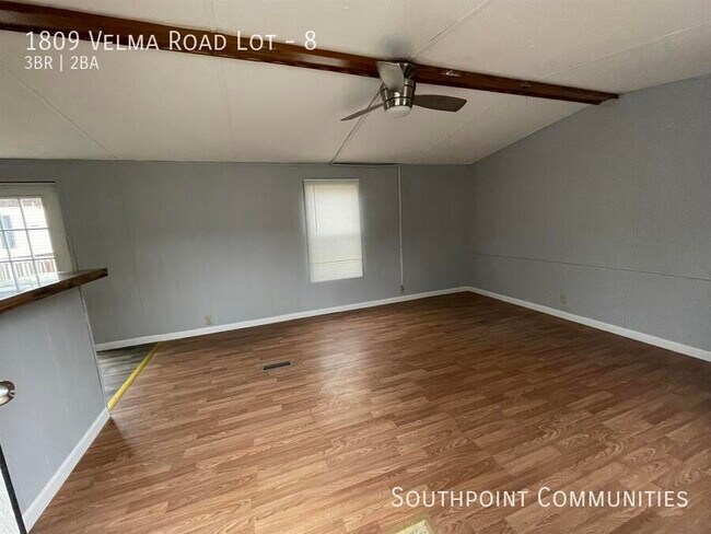 Foto del edificio - 1809 Velma Rd