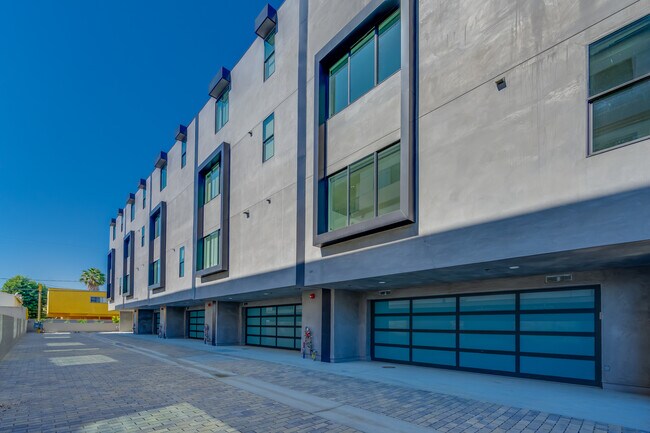 Building Photo - 6501 Flamingo Dr