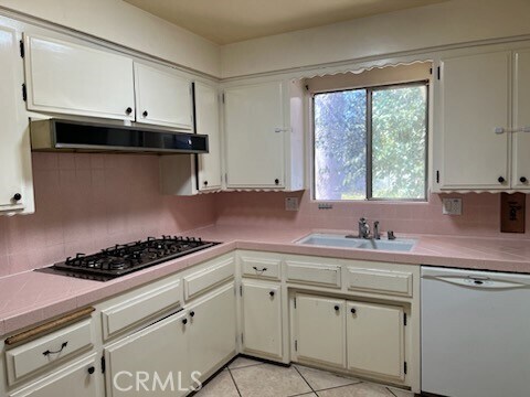 Building Photo - 25901 Clearview Dr