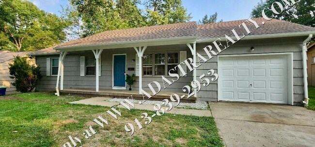 Building Photo - Beautiful 3 bed 1.5 bath home on Overland ...