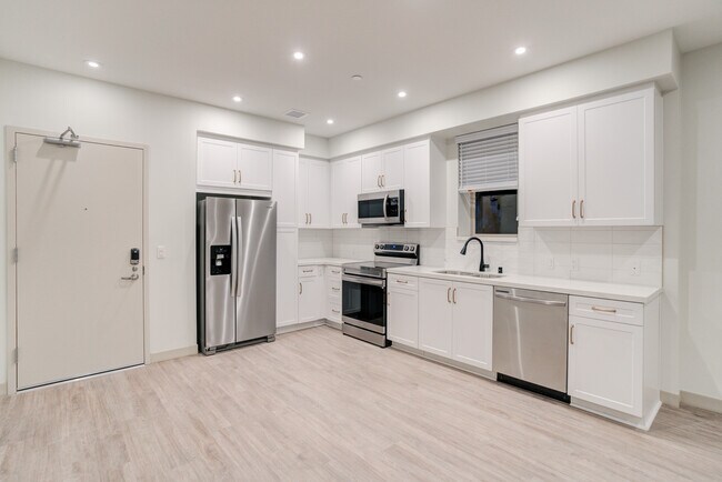 Building Photo - Bolsa Row Apartments
