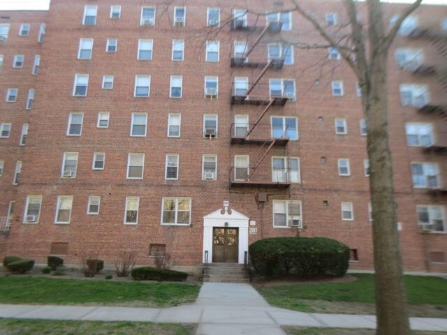 Primary Photo - 2681 W 2nd St
