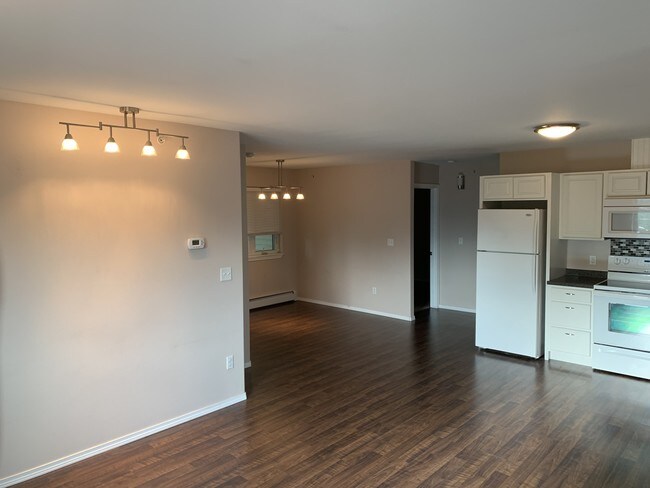 Building Photo - 317 4th Ave