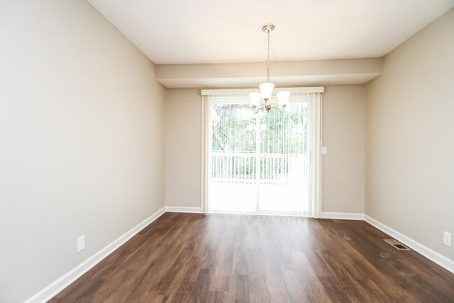 Building Photo - 616 Country Meadow Ct