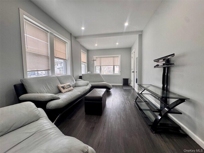 Foto del edificio - 645 E Beech St