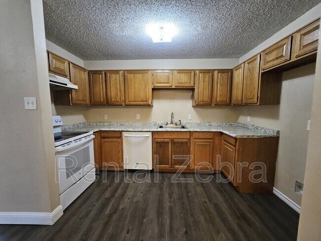 Foto del edificio - 1405 Paintbrush St