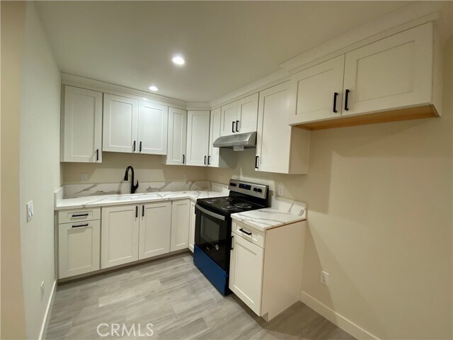 Foto del edificio - 653 W 24th St