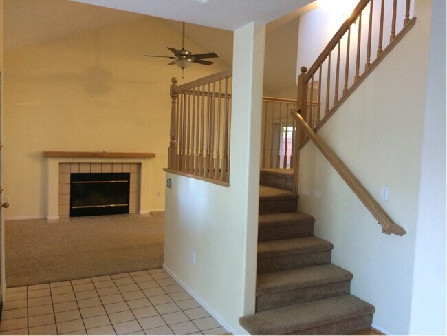 Foto del edificio - Spacious 3 Bedroom Home available in South Davis