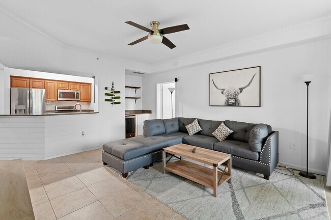 Foto del edificio - ANNUAL RENTAL AVAILABLE OCTOBER 1, 2024 IN...