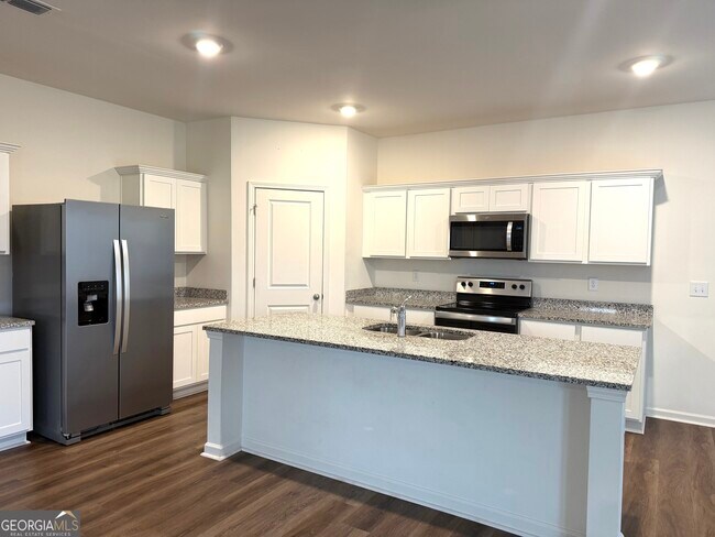 Building Photo - 119 Pond Ct