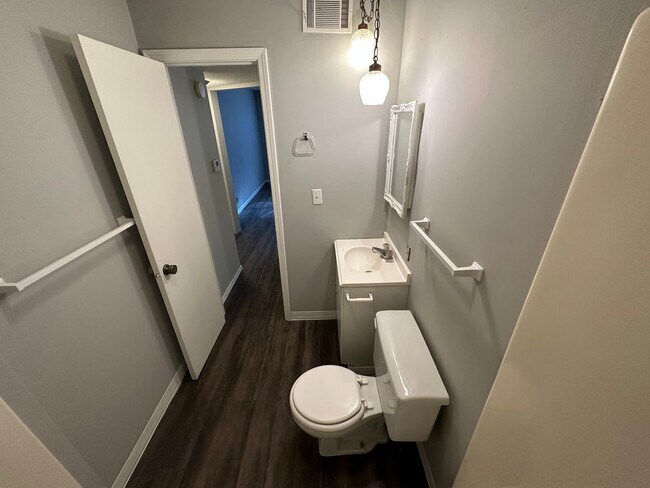 Foto del edificio - 2 bedoom 1 bath