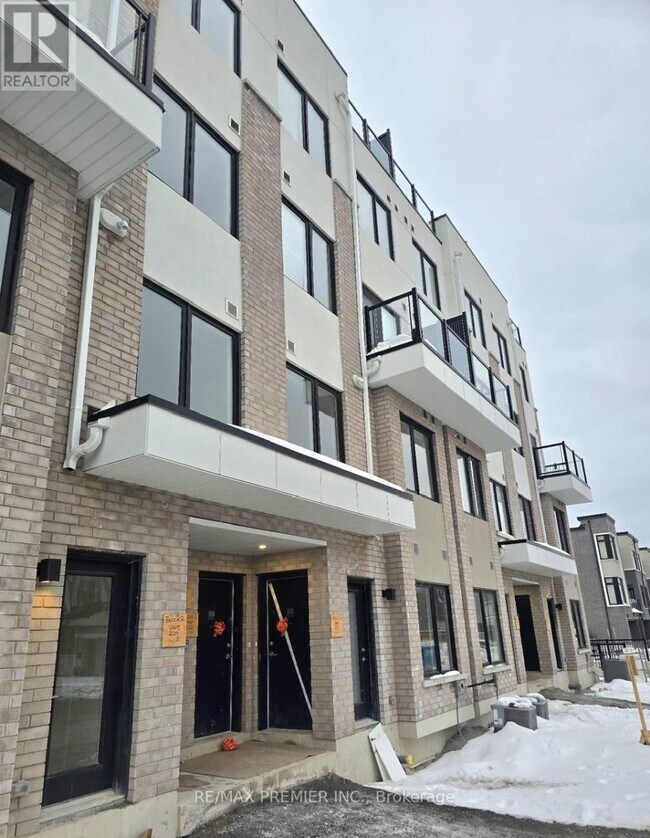 Photo du bâtiment - 1695 Dersan St