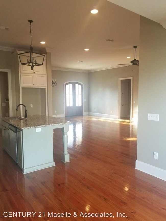 Building Photo - 4 br, 3 bath House - 206 Copper Creek