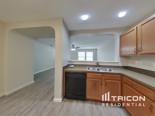Foto del edificio - 6139 Plumbago Pl