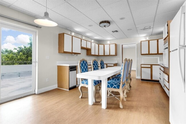 Foto del edificio - 14820 Naranja Lakes Blvd