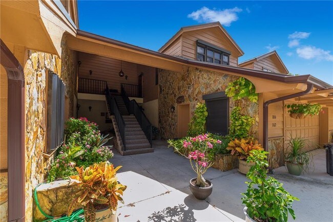 Foto del edificio - 106 SE Crestwood Cir