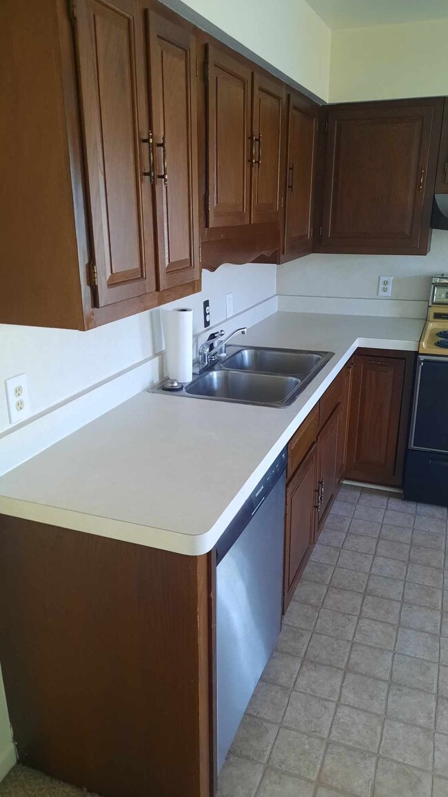 Kitchen - 315 N Mill St