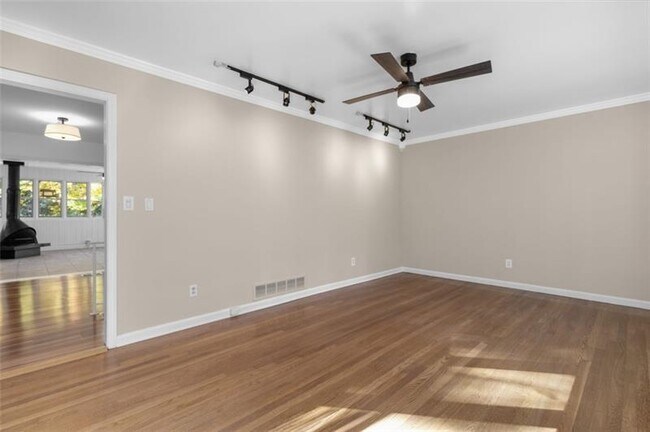 Building Photo - 2958 Harcourt Dr