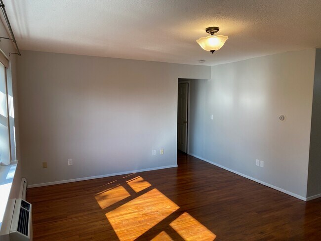 Building Photo - 43 Mountain Laurel Dr