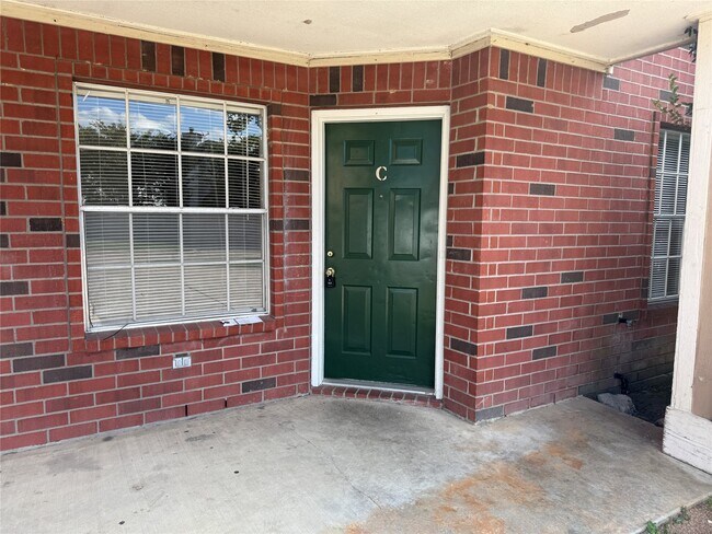 Foto del edificio - 10007 Emerald Creek Dr