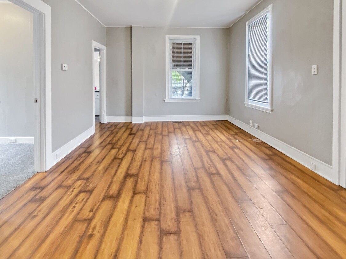 Primary Photo - 209 Seward Ave NW