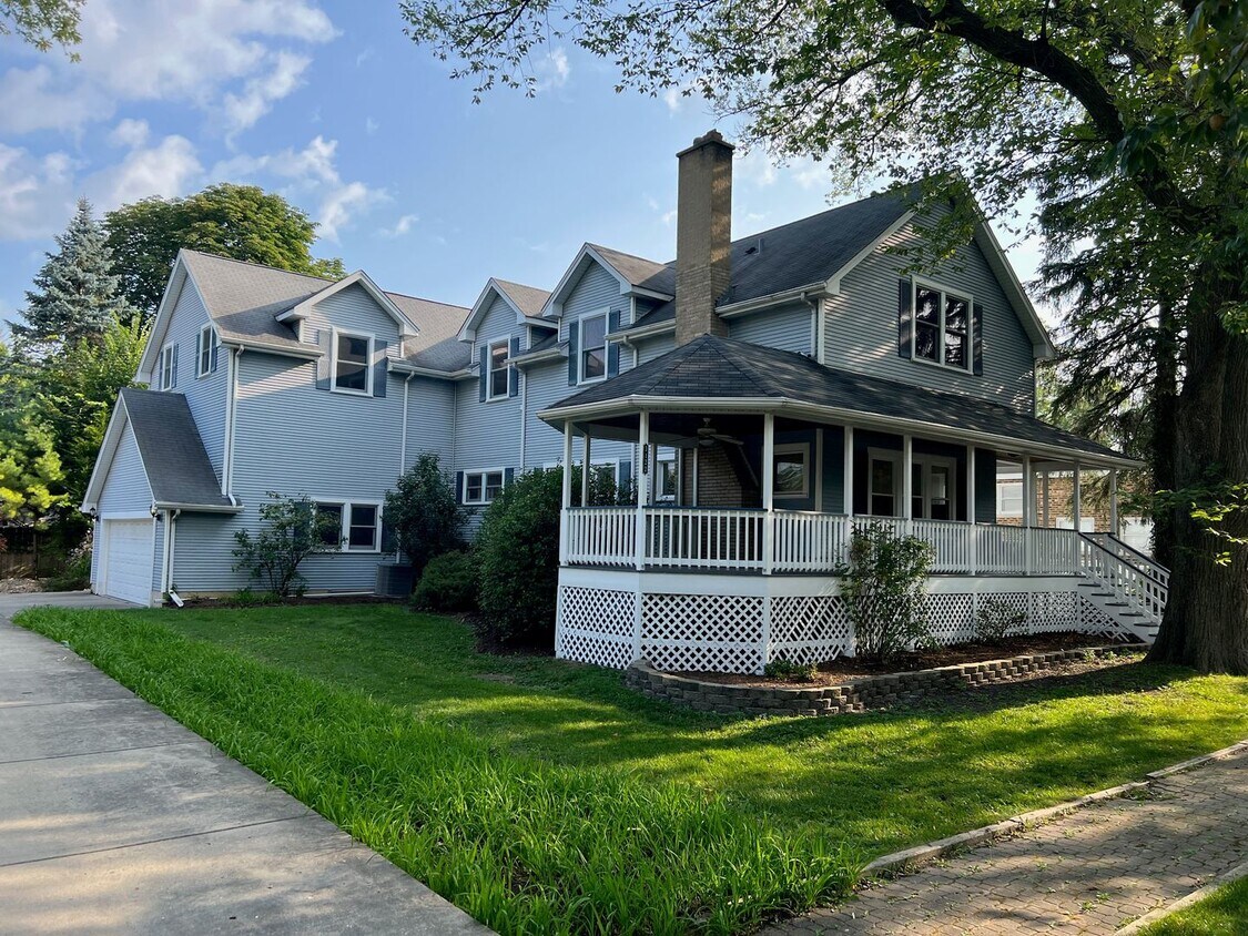 Primary Photo - 3122 Wilmette Ave
