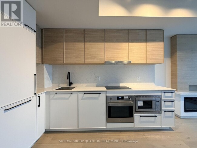 Photo du bâtiment - 1050 Eastern Ave