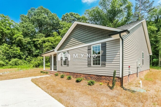 Building Photo - 4 br, 2 bath House - 671 Sylvan St